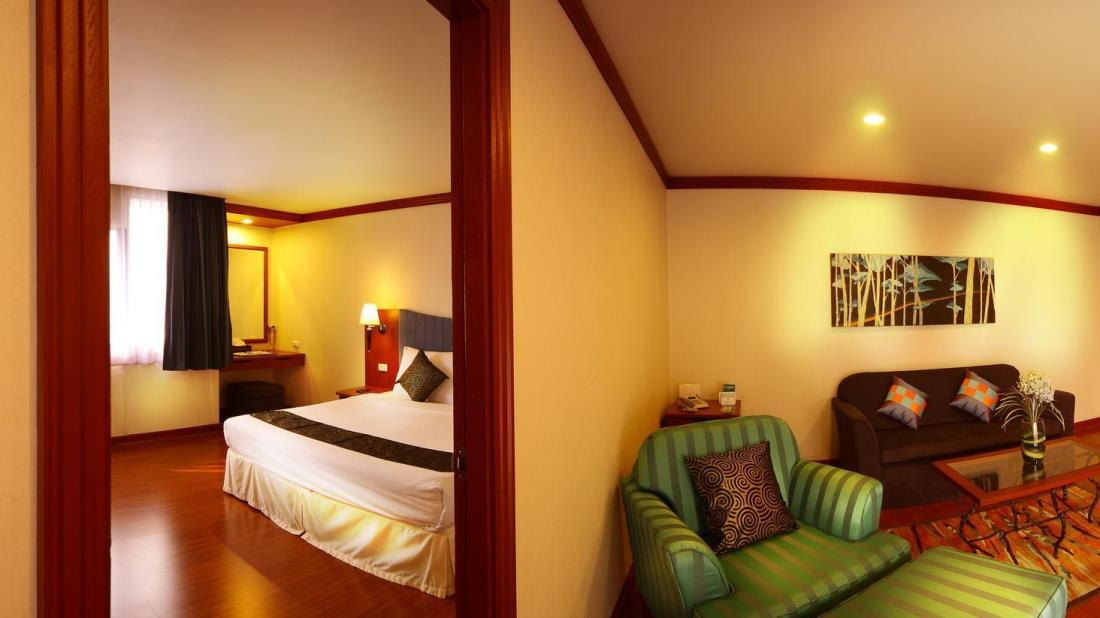 Baiyoke Suite Hotel Bangkok Exterior foto