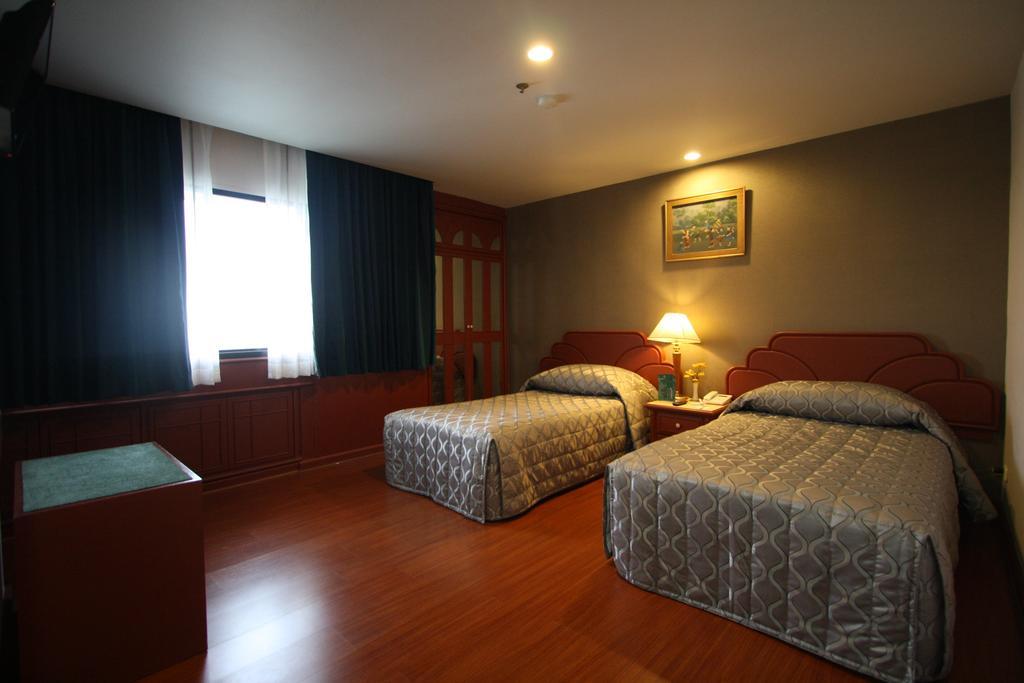 Baiyoke Suite Hotel Bangkok Exterior foto