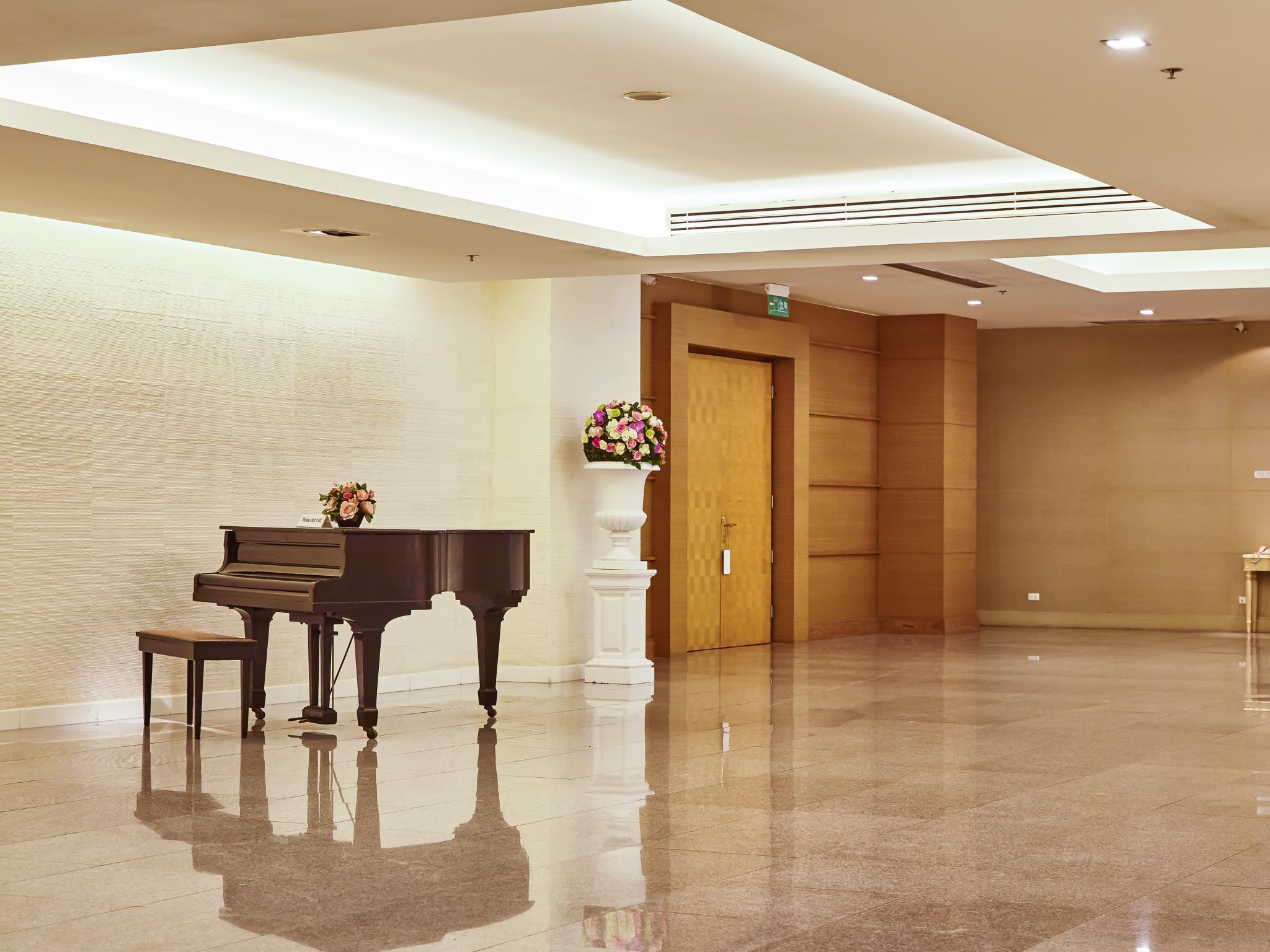 Baiyoke Suite Hotel Bangkok Exterior foto